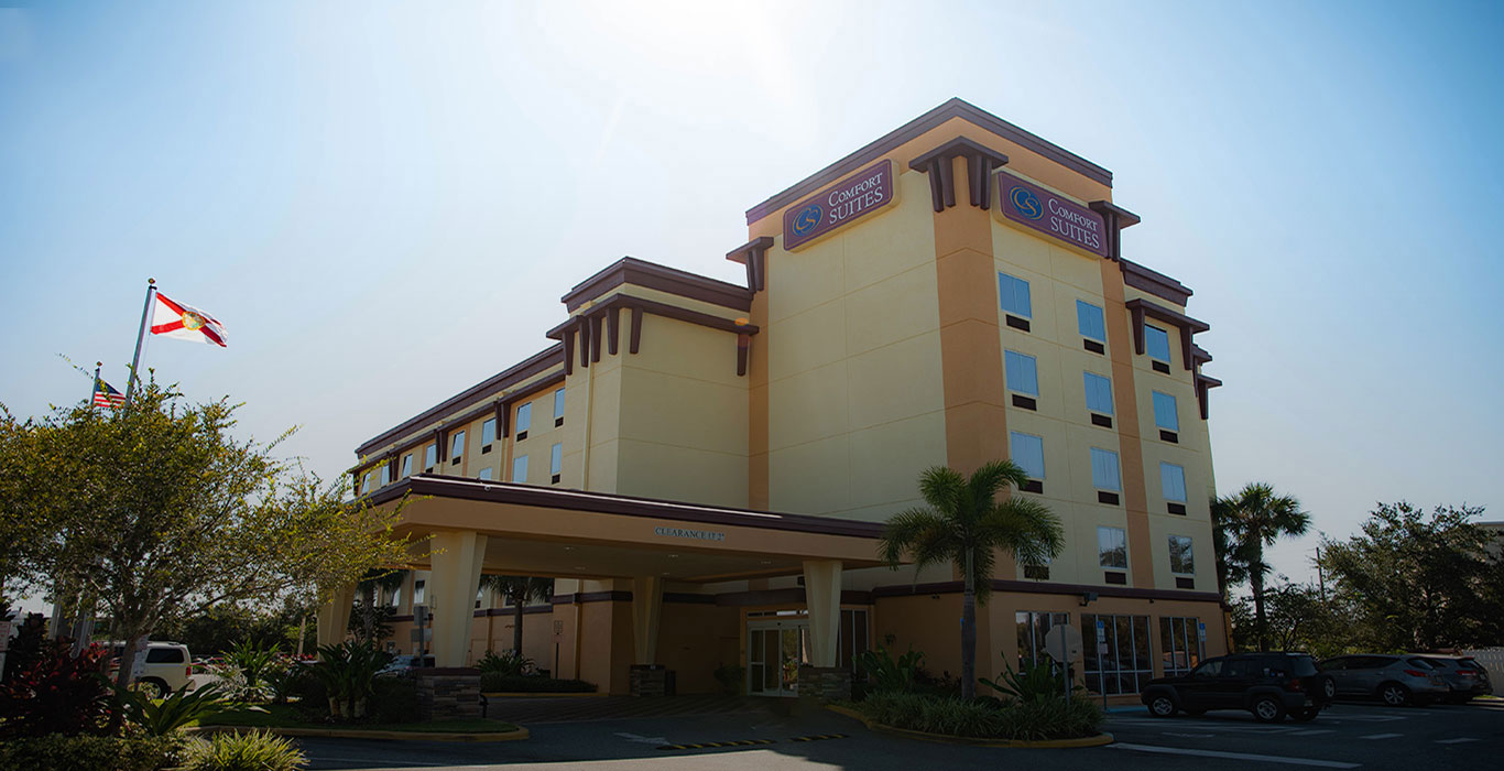 Comfort Suites Orlando Airport Hotel MCO exterior